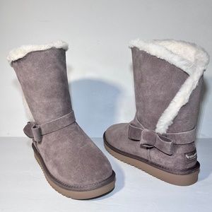 Koolaburra by UGG Arlena Suede Bow Short Boots Size: 8W
